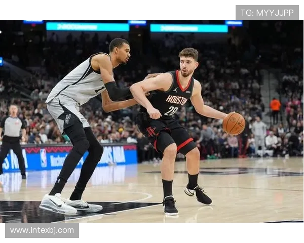 文班缺席马刺六人上双击败拓者